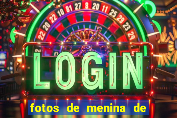 fotos de menina de cabelo cacheado no espelho
